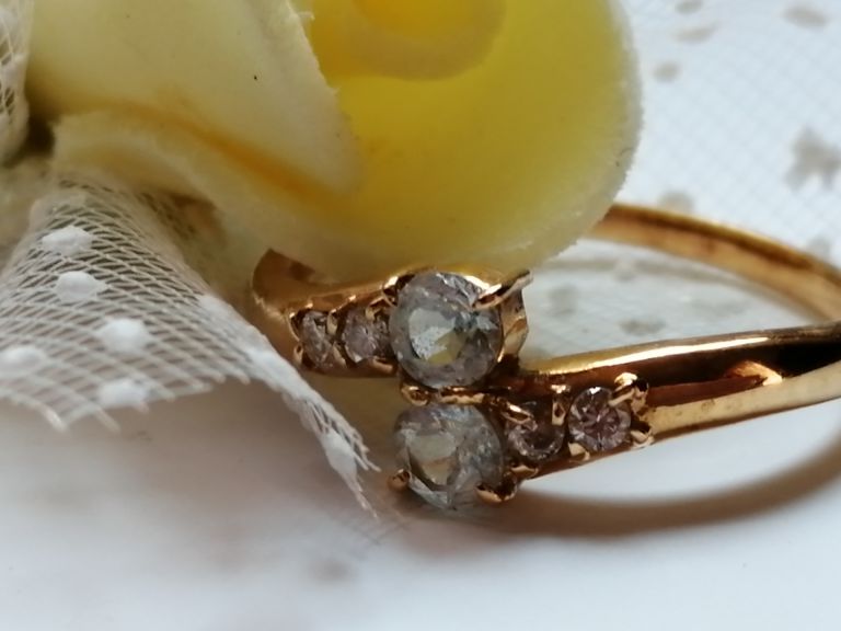 想い出と素材が織りなす新しい物語指輪リフォームで生まれる唯一無二のジュエリー