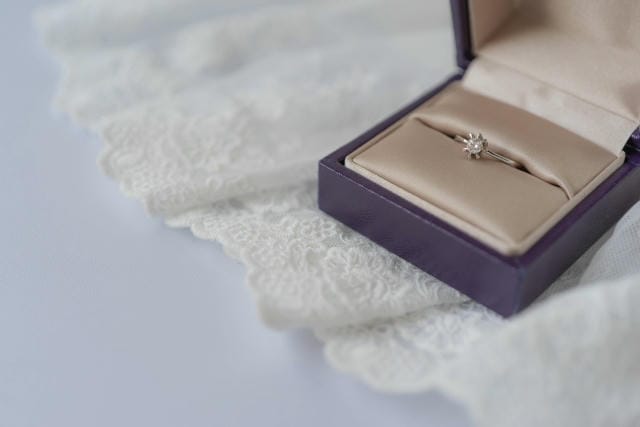 ネックレスリメイクで紡ぐ思い出と未来をつなぐジュエリー再生の物語