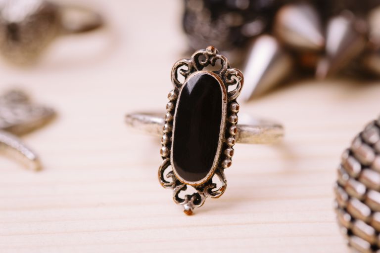 思い出と素材を今に活かす指輪リフォームで生まれる唯一無二の新しい物語